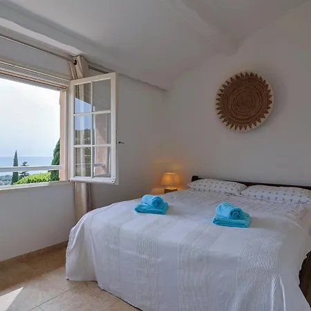 Provenzalisches Haus Homard - Mit Privatem Garten Und Meerblick By Riviera Homelife